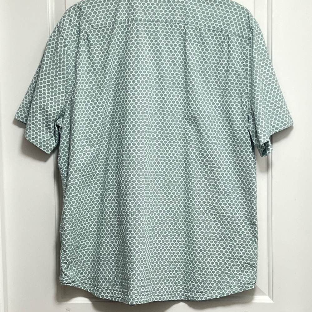 Faherty Playa Fish Scale Print Button Down Shirt … - image 2